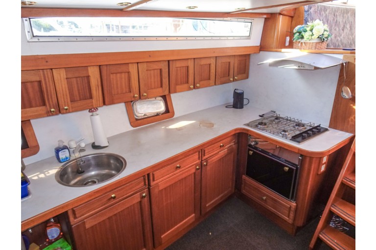 Motor cruiser Goya 12.50 Flybridge