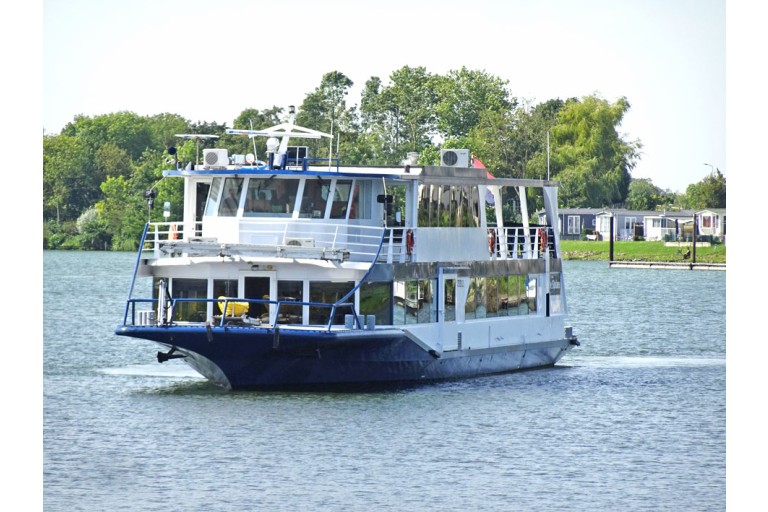 Tages Fahrgastschiff 245 gäste