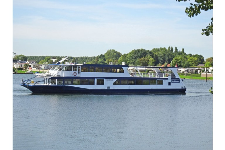 Tages Fahrgastschiff 245 gäste