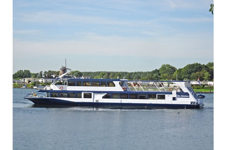 Tages Fahrgastschiff 245 gäste