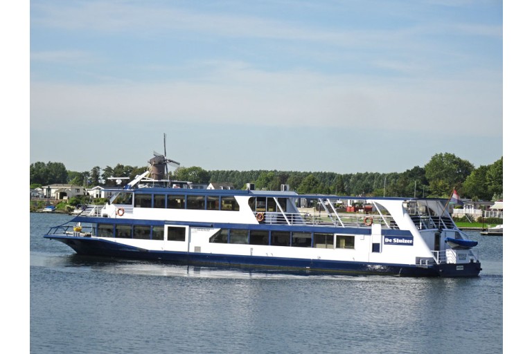 Tages Fahrgastschiff 245 gäste
