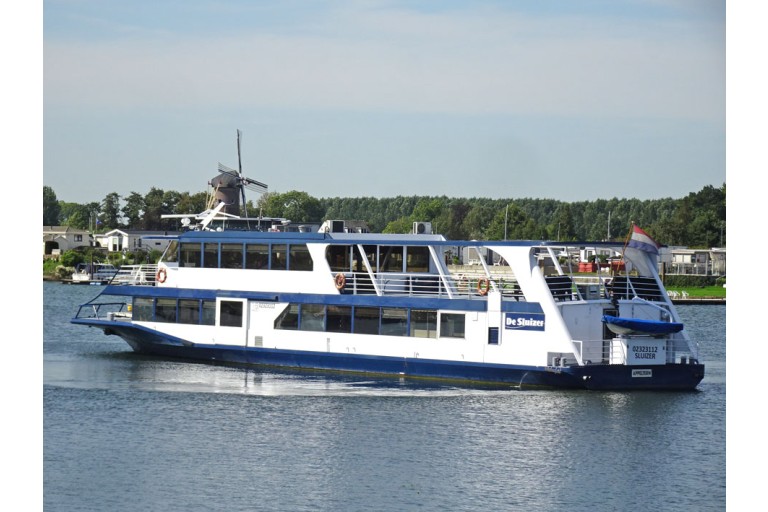Tages Fahrgastschiff 245 gäste