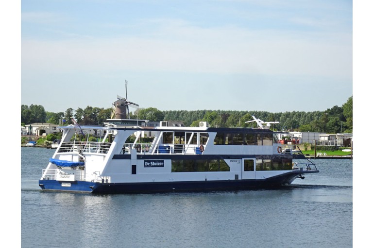 Tages Fahrgastschiff 245 gäste