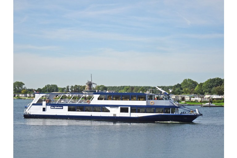 Tages Fahrgastschiff 245 gäste
