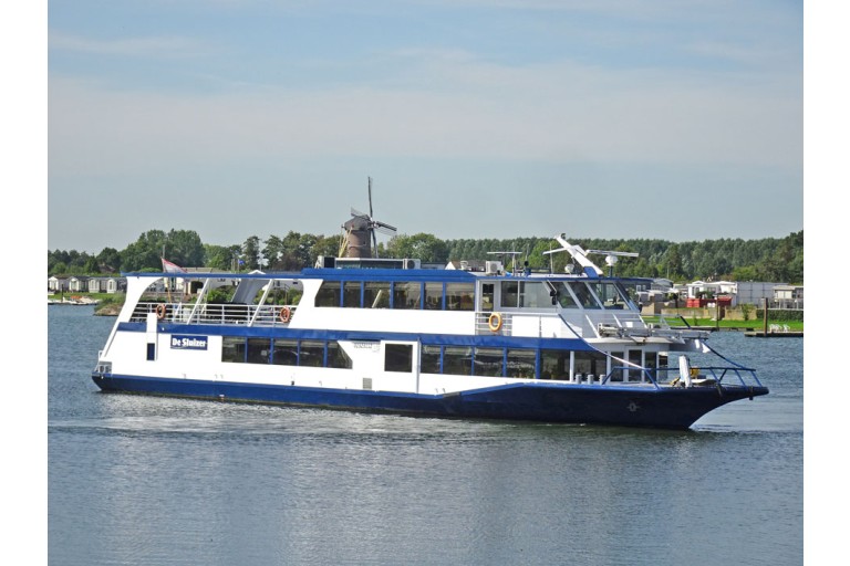 Tages Fahrgastschiff 245 gäste