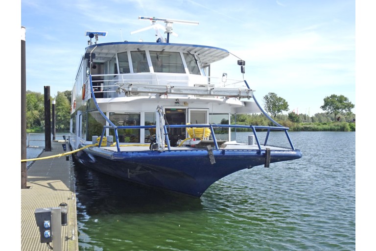 Tages Fahrgastschiff 245 gäste