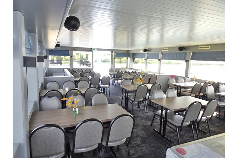 Tages Fahrgastschiff 245 gäste