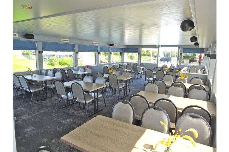 Tages Fahrgastschiff 245 gäste