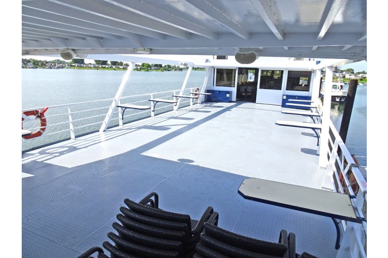 Tages Fahrgastschiff 245 gäste