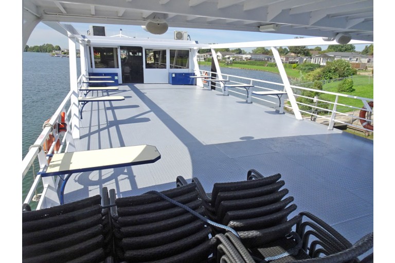Tages Fahrgastschiff 245 gäste