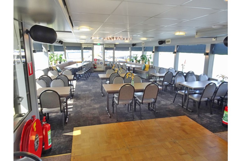Tages Fahrgastschiff 245 gäste