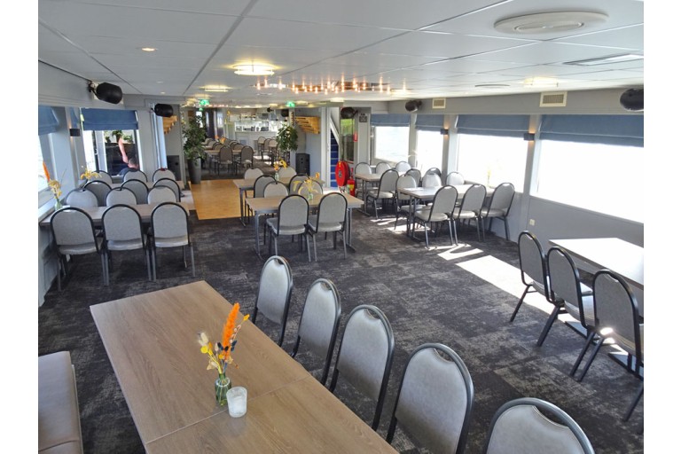 Tages Fahrgastschiff 245 gäste