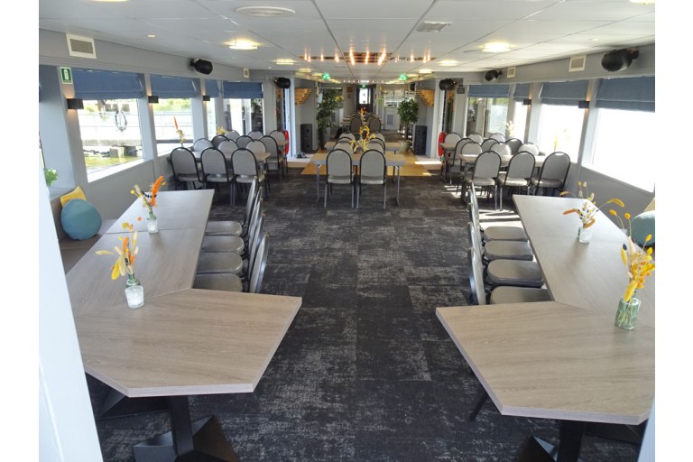 Tages Fahrgastschiff 245 gäste