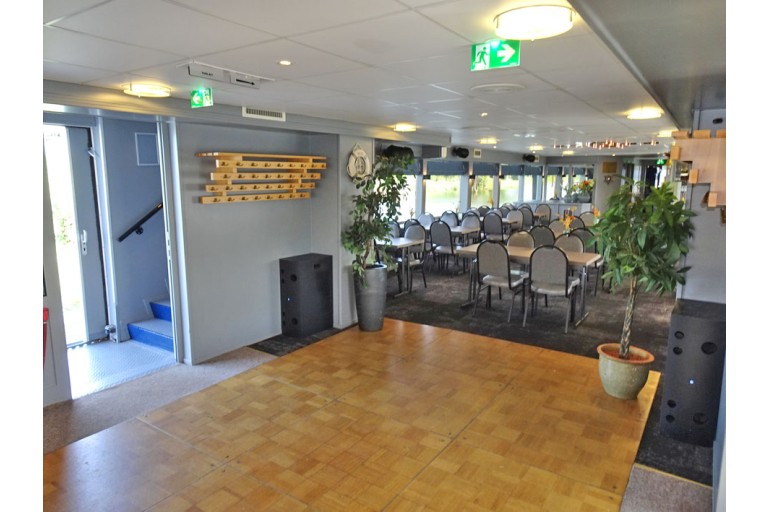 Tages Fahrgastschiff 245 gäste