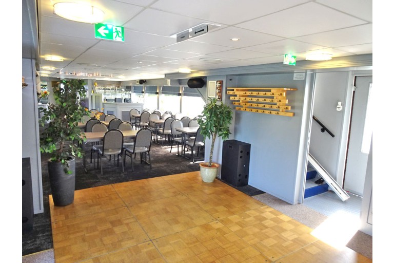 Tages Fahrgastschiff 245 gäste