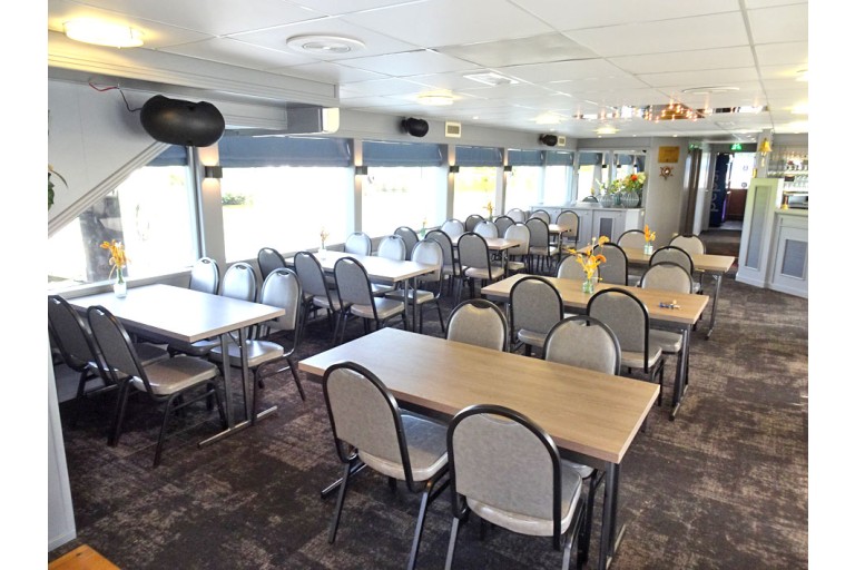 Tages Fahrgastschiff 245 gäste