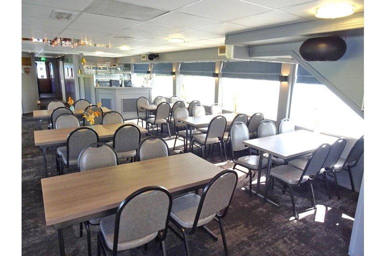 Tages Fahrgastschiff 245 gäste