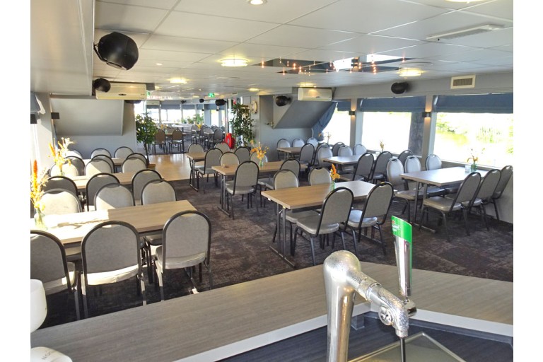 Tages Fahrgastschiff 245 gäste
