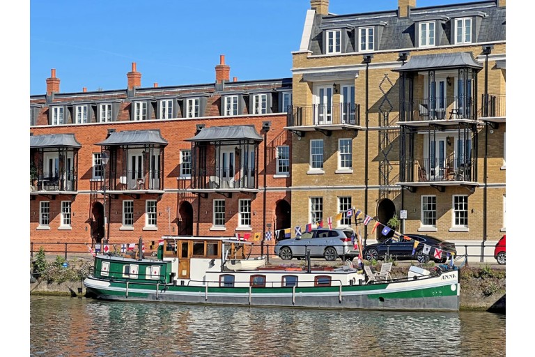 Peniche Hollandaise 19.08 Luxe Motor