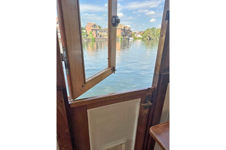 Peniche Hollandaise 19.08 Luxe Motor