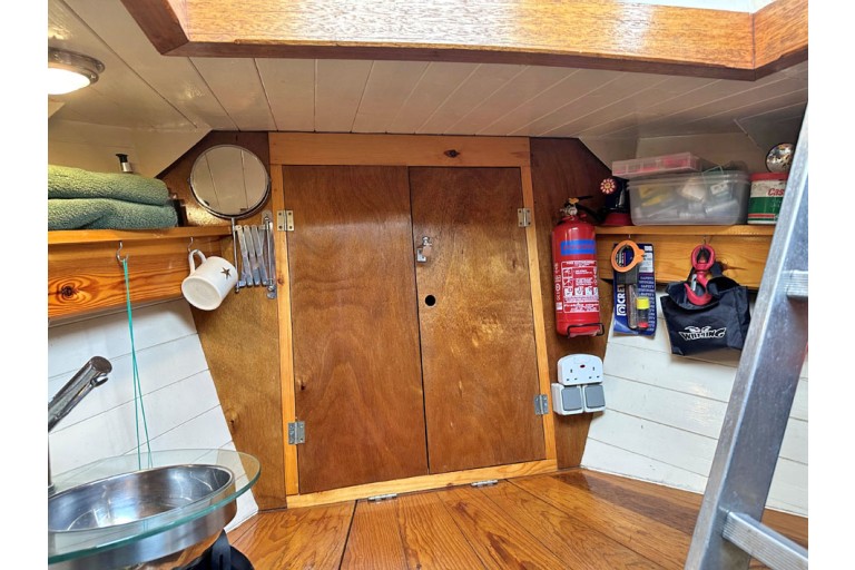 Peniche Hollandaise 19.08 Luxe Motor