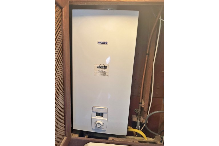 Peniche Hollandaise 19.08 Luxe Motor