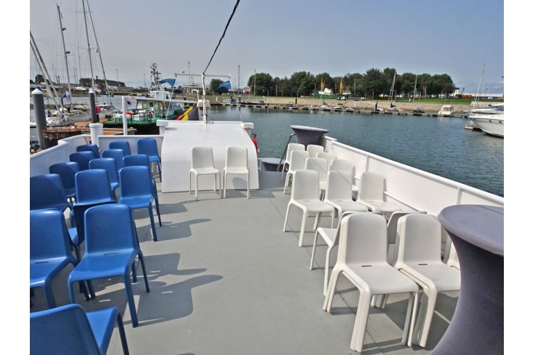 Day passenger ship 200 pax, Rhine certificate