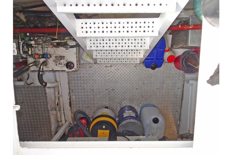 Day passenger ship 200 pax, Rhine certificate