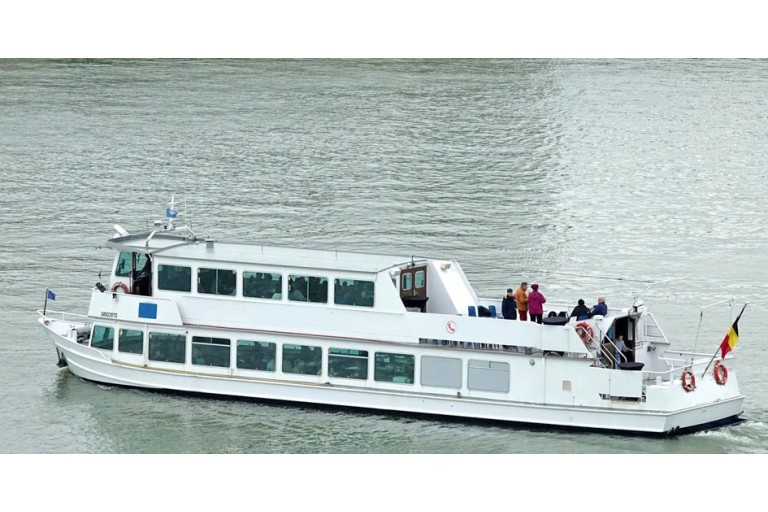 Day passenger ship 200 pax, Rhine certificate