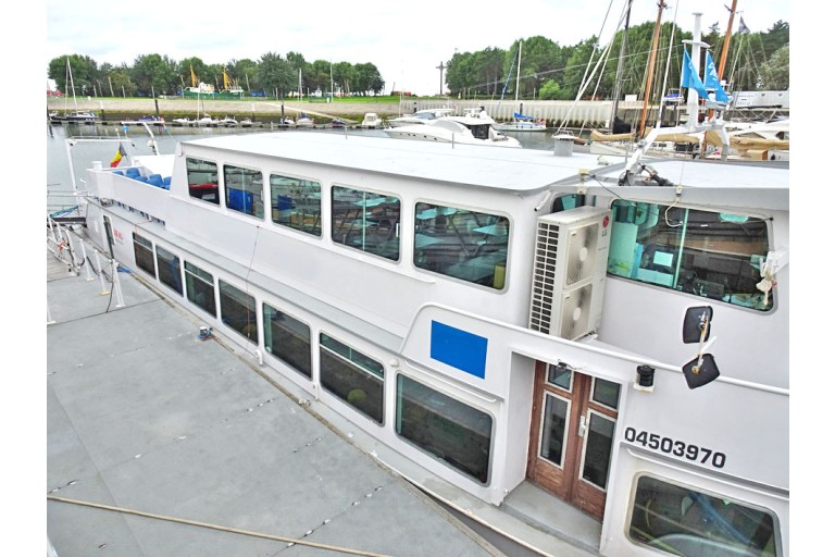 Day passenger ship 200 pax, Rhine certificate