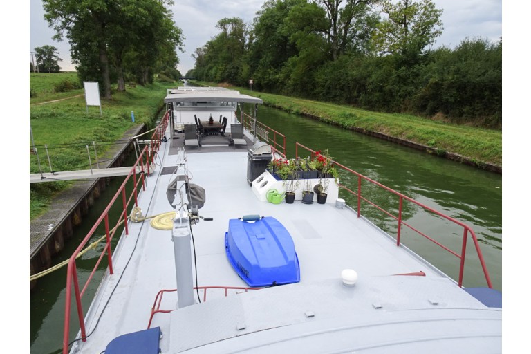 Spits Varend Woonschip met Rijn certificaat