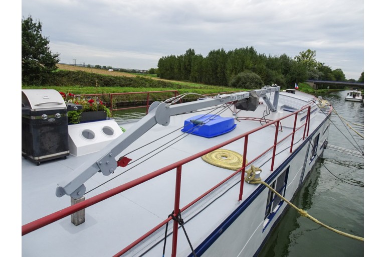 Spits Varend Woonschip met Rijn certificaat