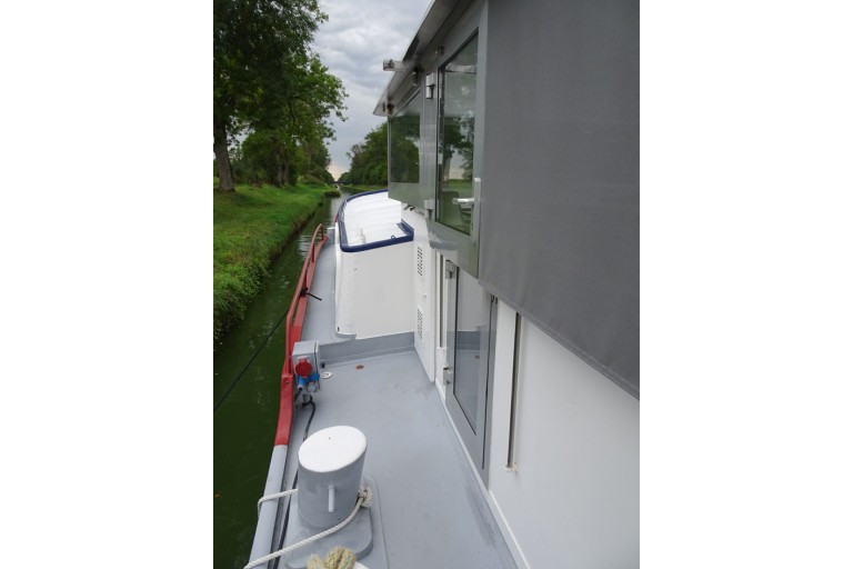 Spits Varend Woonschip met Rijn certificaat