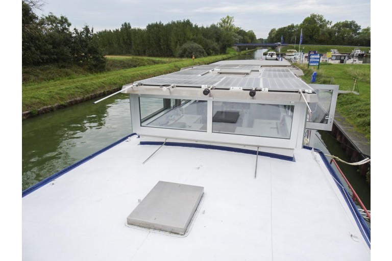 Spits Varend Woonschip met Rijn certificaat