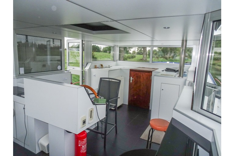 Spits Varend Woonschip met Rijn certificaat