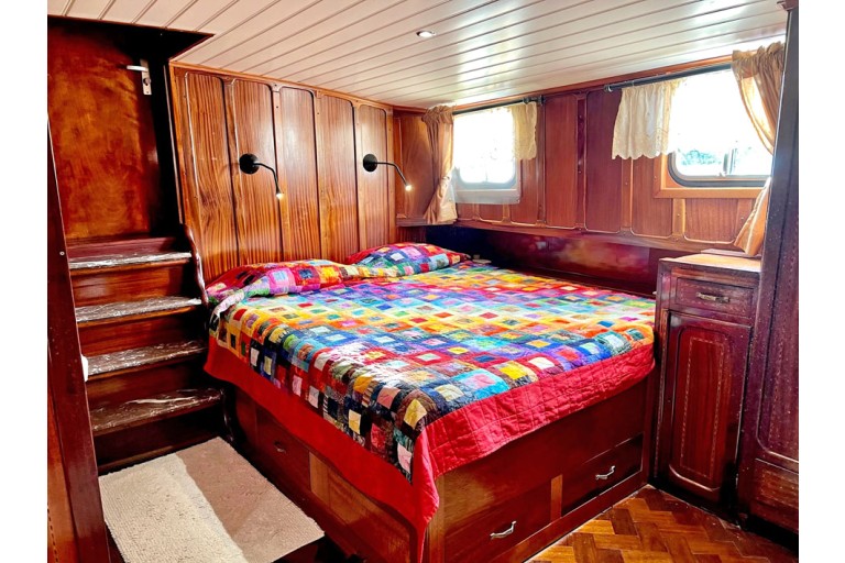 Spits Varend Woonschip met Rijn certificaat
