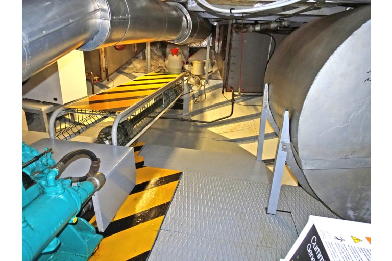 Spits Varend Woonschip met Rijn certificaat