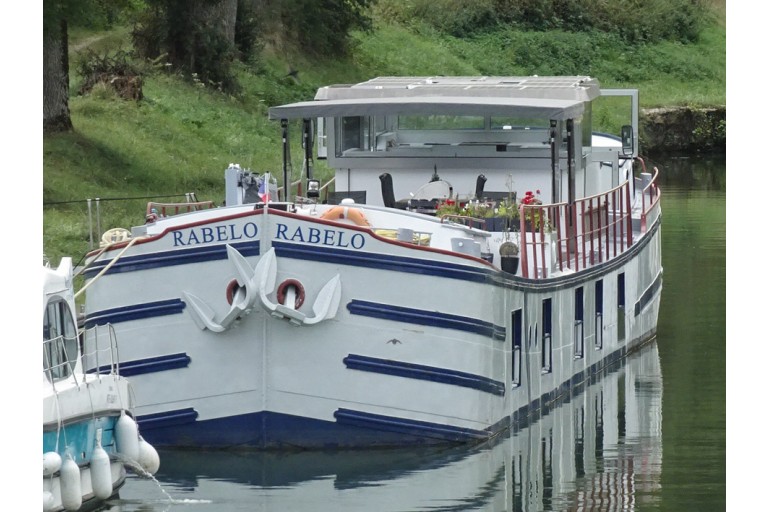 Spits Varend Woonschip met Rijn certificaat
