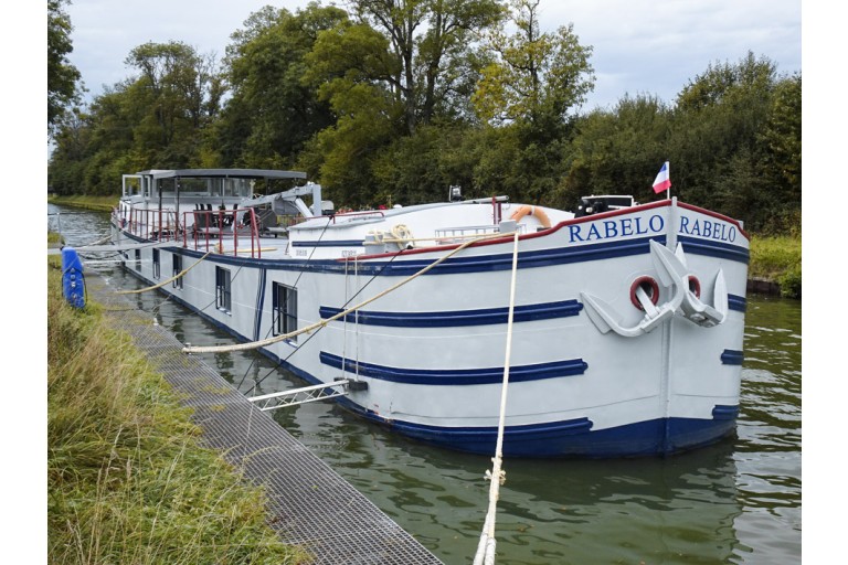 Spits Varend Woonschip met Rijn certificaat