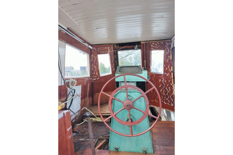 Luxe Motor 23.60 hull with TRIWV