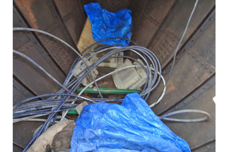 Luxe Motor 23.60 hull with TRIWV