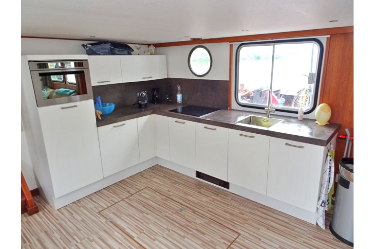 Rhine certified Sailing Live Aboard Barge 26.30