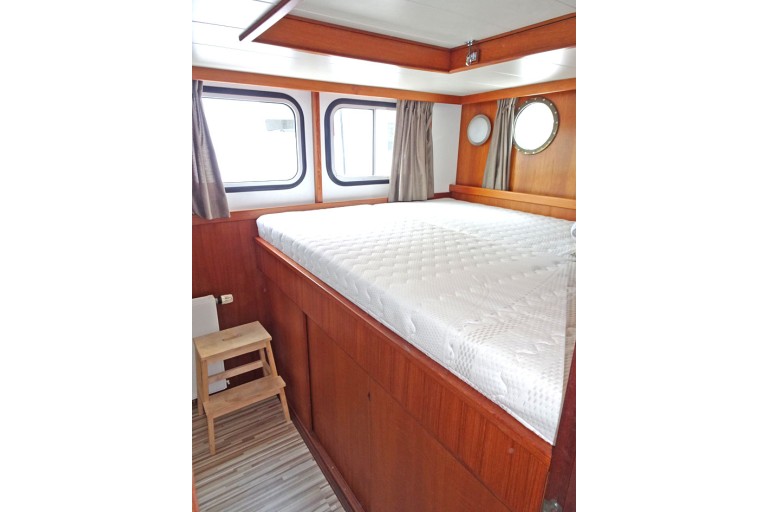 Rhine certified Sailing Live Aboard Barge 26.30