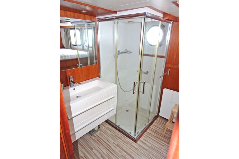 Rhine certified Sailing Live Aboard Barge 26.30