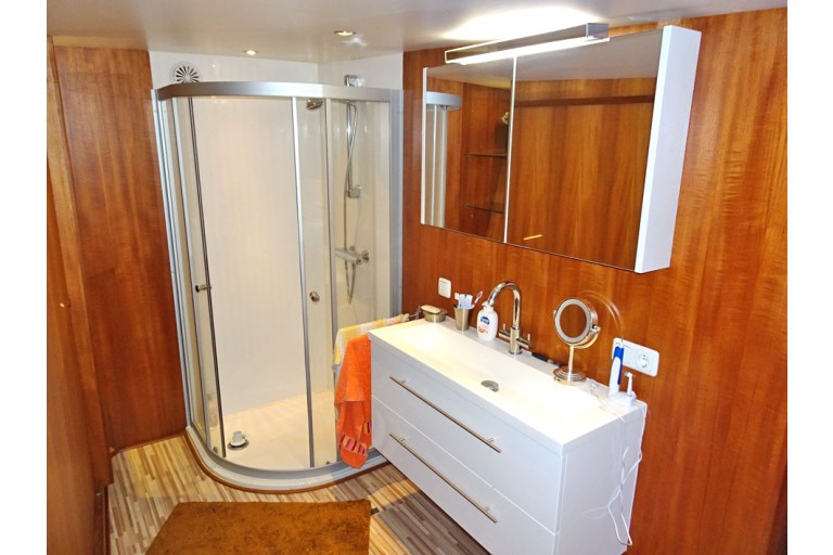 Rhine certified Sailing Live Aboard Barge 26.30