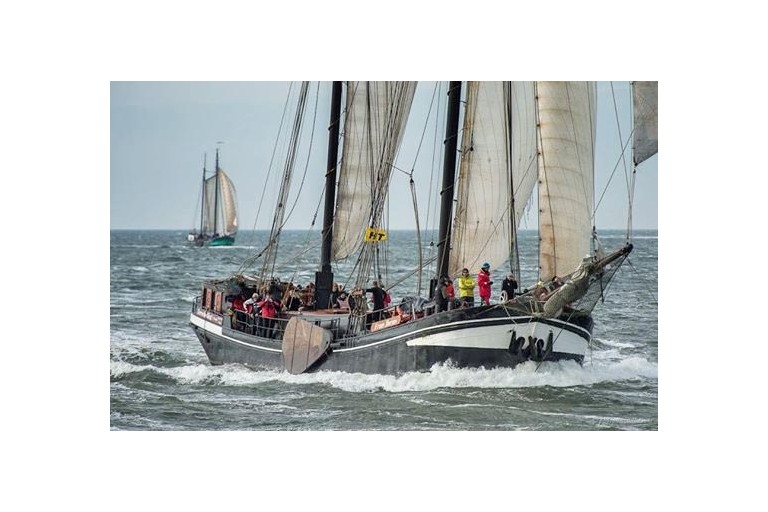 Two-masted Charter Clipper for 28 night guests