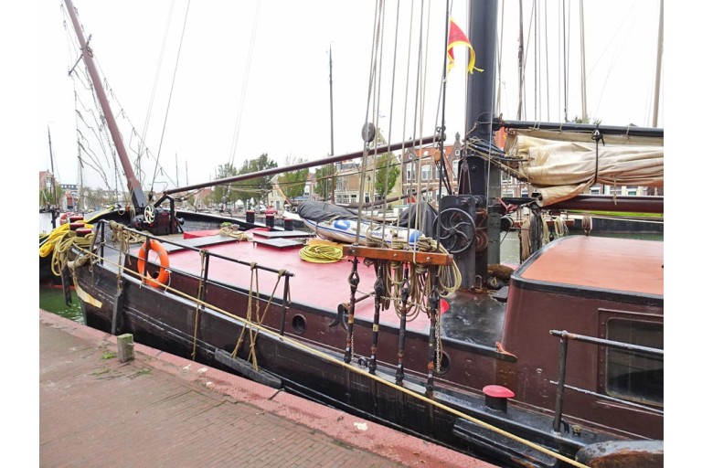 Two-masted Charter Clipper for 28 night guests