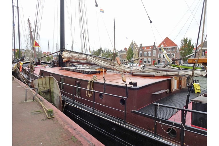 Two-masted Charter Clipper for 28 night guests