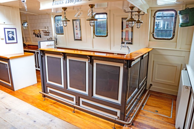 Two-masted Charter Clipper for 28 night guests