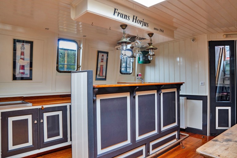 Two-masted Charter Clipper for 28 night guests